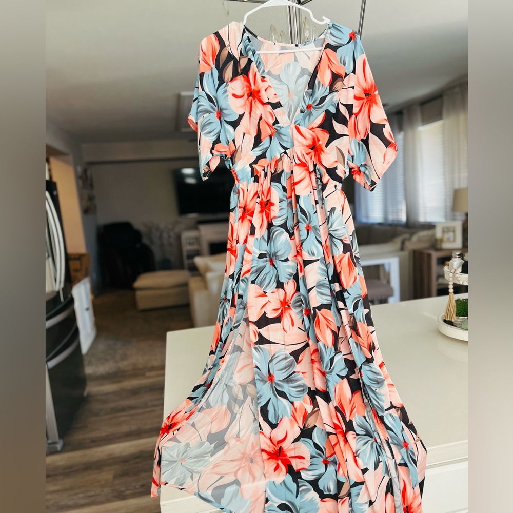 Bright floral dress. Size small.
